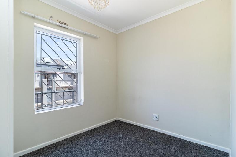 2 Bedroom Property for Sale in Buhrein Western Cape